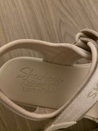 Sandalias Skechers Beige
