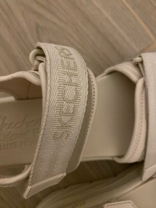 Sandalias Skechers Beige