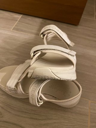 Sandalias Skechers Beige