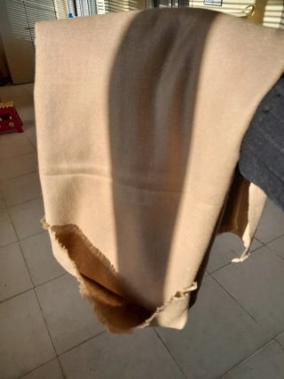 Pashmina beige hecha a mano