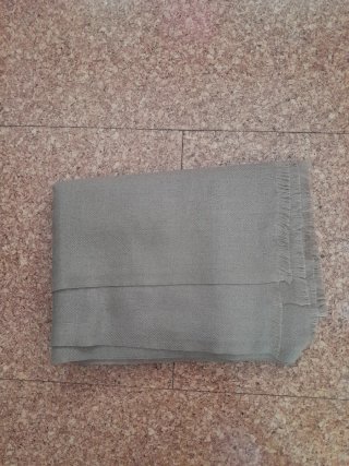 Pashmina beige hecha a mano
