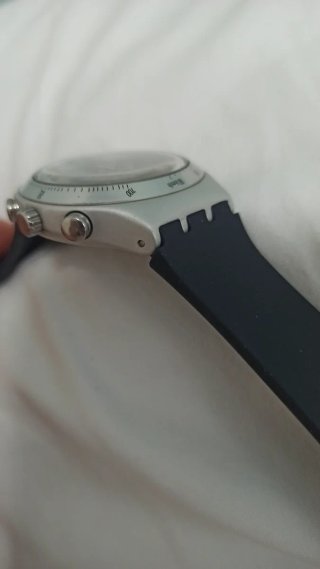 Reloj Swatch Cronógrafo Negro y Plateado