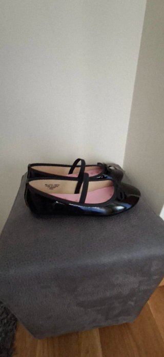Zapatos de niña, de charol, talla 32