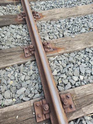 Collezionismo Ferroviario/Treni Tirafondi traverse