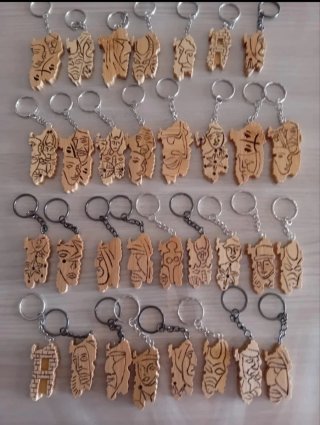 Portachiavi artigianali in legno