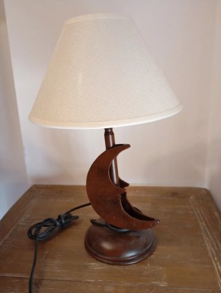 Lámpara de mesa luna madera y tela