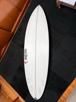 JS Raging Bull Tabla de Surf