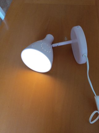Lámpara infantil Ikea rosa