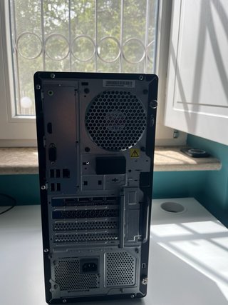 Lenovo PC Fisso Nero