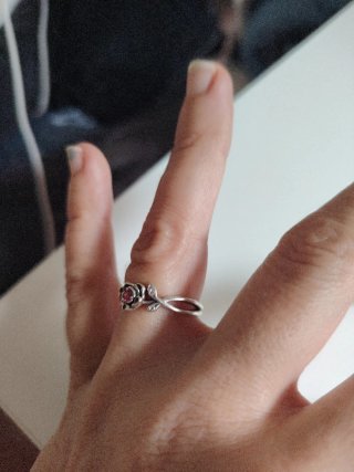 Anillo Pandora La Bella y la Bestia Rosa