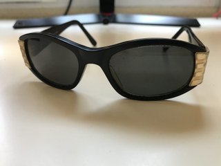 Gafas de sol vintage Police negras y doradas
