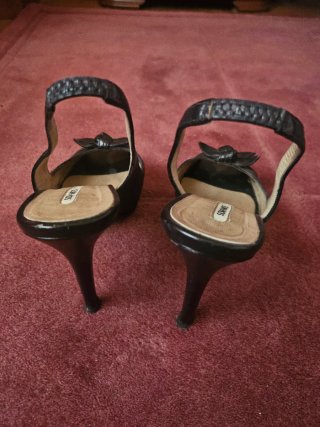 Sandalias tacón piel SOM.MITS negras
