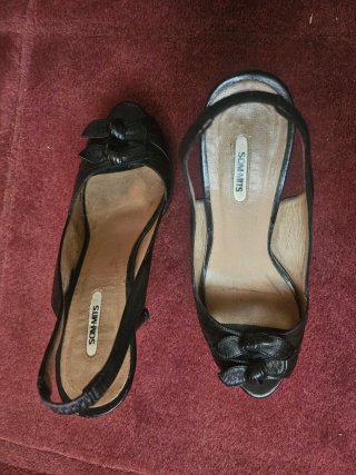 Sandalias tacón piel SOM.MITS negras