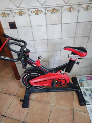 Bicicleta de Spinning Roja y Negra