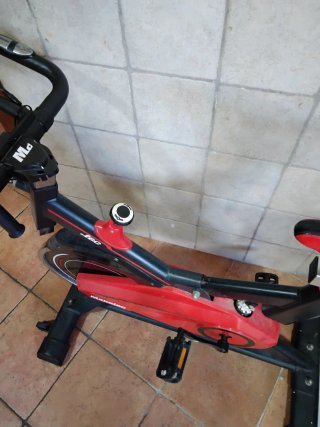 Bicicleta de Spinning Roja y Negra