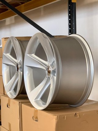 2+2 llantas en 9 y 10x19 5x120 para serie 5