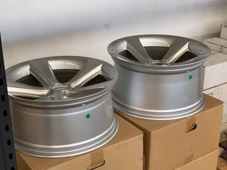 2+2 llantas en 9 y 10x19 5x120 para serie 5