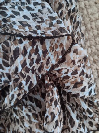 Falda Zara Talla XS Animal Print Volantes