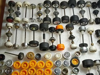 Lote ejes y llantas Scalextric