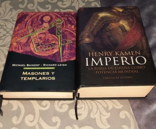 Libros de historia y misterio.