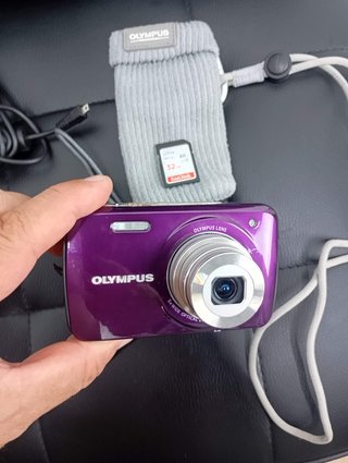 Cámara Olympus VH-210 Morada + Tarjeta SD 32GB
