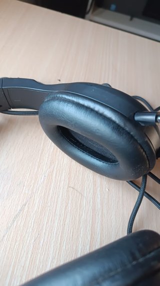 Auriculares Yttrium Negros