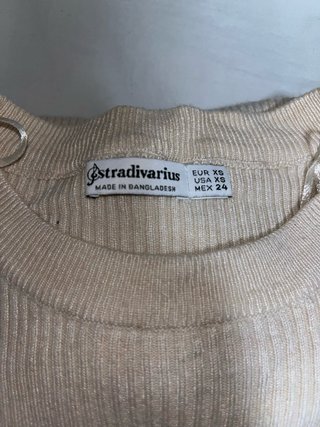 Camiseta Stradivarius beige ajustada Talla XS