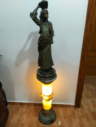 Lámpara Decorativa Bronce Mujer