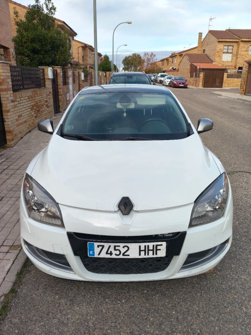 Renault Megane 2012 - foto 1