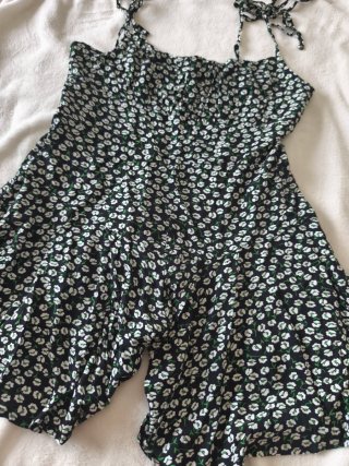 Mono corto Soleia floral tirantes