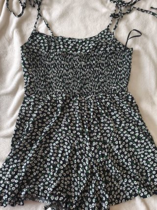 Mono corto Soleia floral tirantes