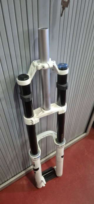 NUEVA Rock Shox Boxxer 26