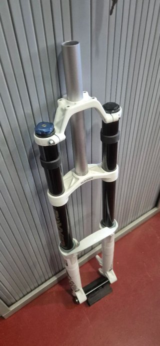 NUEVA Rock Shox Boxxer 26