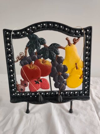 Cafetera Roja Vintage + Atril Frutas Hierro