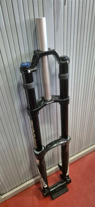 NUEVA Rock Shox Boxxer RC26 Negra