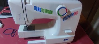 Máquina de coser eléctrica LIVE