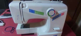 Máquina de coser eléctrica LIVE