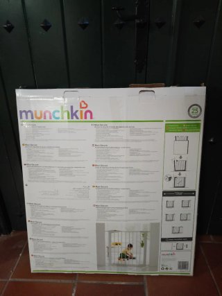 Barrera seguridad infantil Munchkin con extensión.