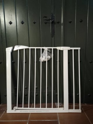 Barrera seguridad infantil Munchkin con extensión.