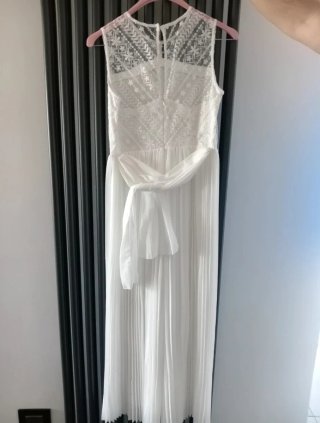 Mono blanco de encaje y plisado Mayoral talla 14