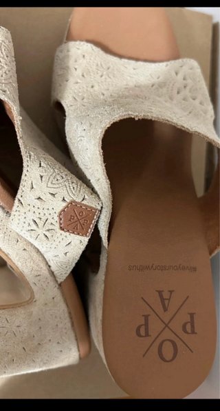 Sandalias POPA tacón plataforma beige y marrón