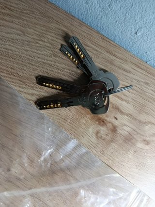 Cerradura Yale Seguridad con Llaves y Caja