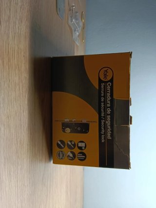 Cerradura Yale Seguridad con Llaves y Caja