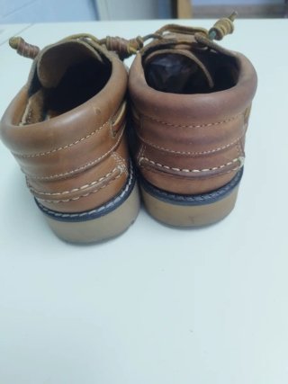 Zapatos náuticos de piel marrones