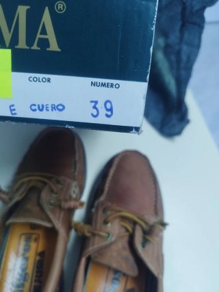 Zapatos náuticos de piel marrones