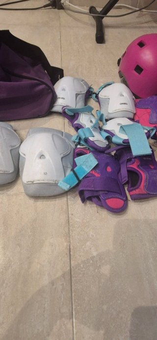 Patines talla 34-36  y 2 pares protecciones niña