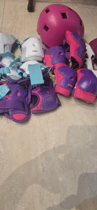 Patines talla 34-36  y 2 pares protecciones niña
