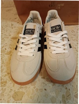 Adidas Spezial Beige/Negro Talla 38