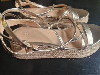 Sandalias doradas Lefties Talla 41