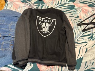 Chaqueta Raiders Negra y Gris